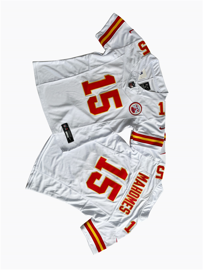 Women's Kansas City Chiefs #15 Patrick Mahomes White 2023 F.U.S.E. Vapor Untouchable Limited Stitched Jersey(Run Small)